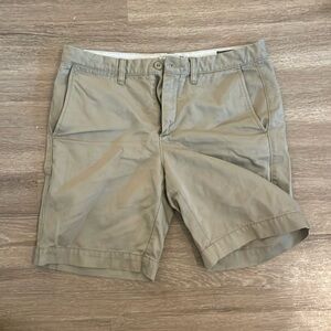 LL Bean Khaki Shorts 32